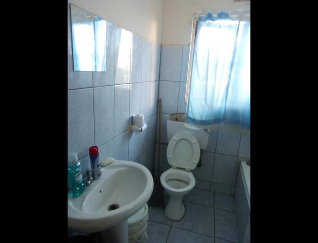 2 BEDROOM HOUSE FOR SALE IN ULUNDI D